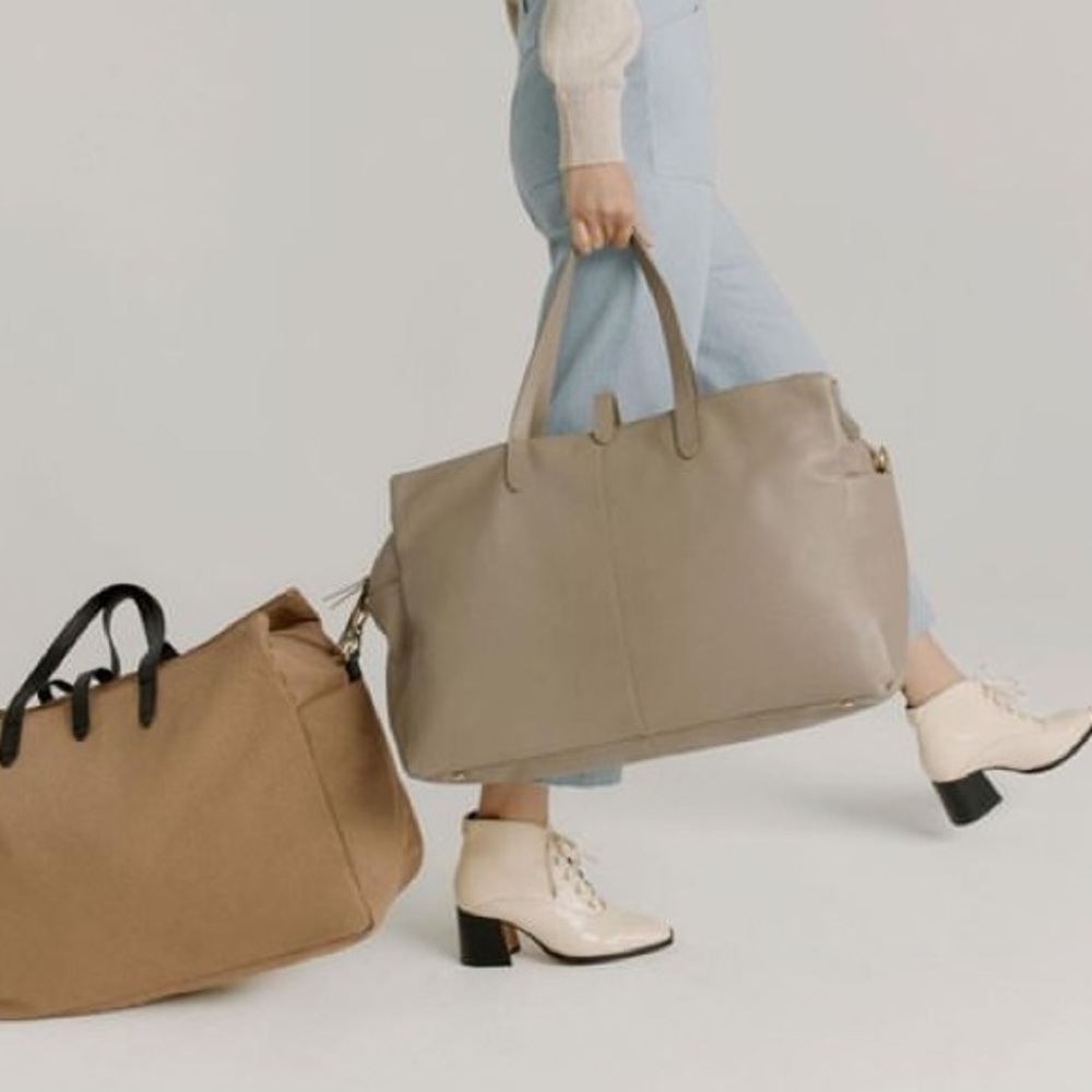 Cuyana-  Leather Triple Zipper Weekender Bag